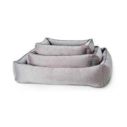 Grijs hondenbed van gerecycled materiaal met orthopedisch matras