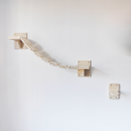 Kattenklimladder houten klimtrap voor katten aan de muur, met touwstructuur