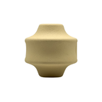 beige snackbal van natuurlijk rubber voor honden voor mentale uitdaging