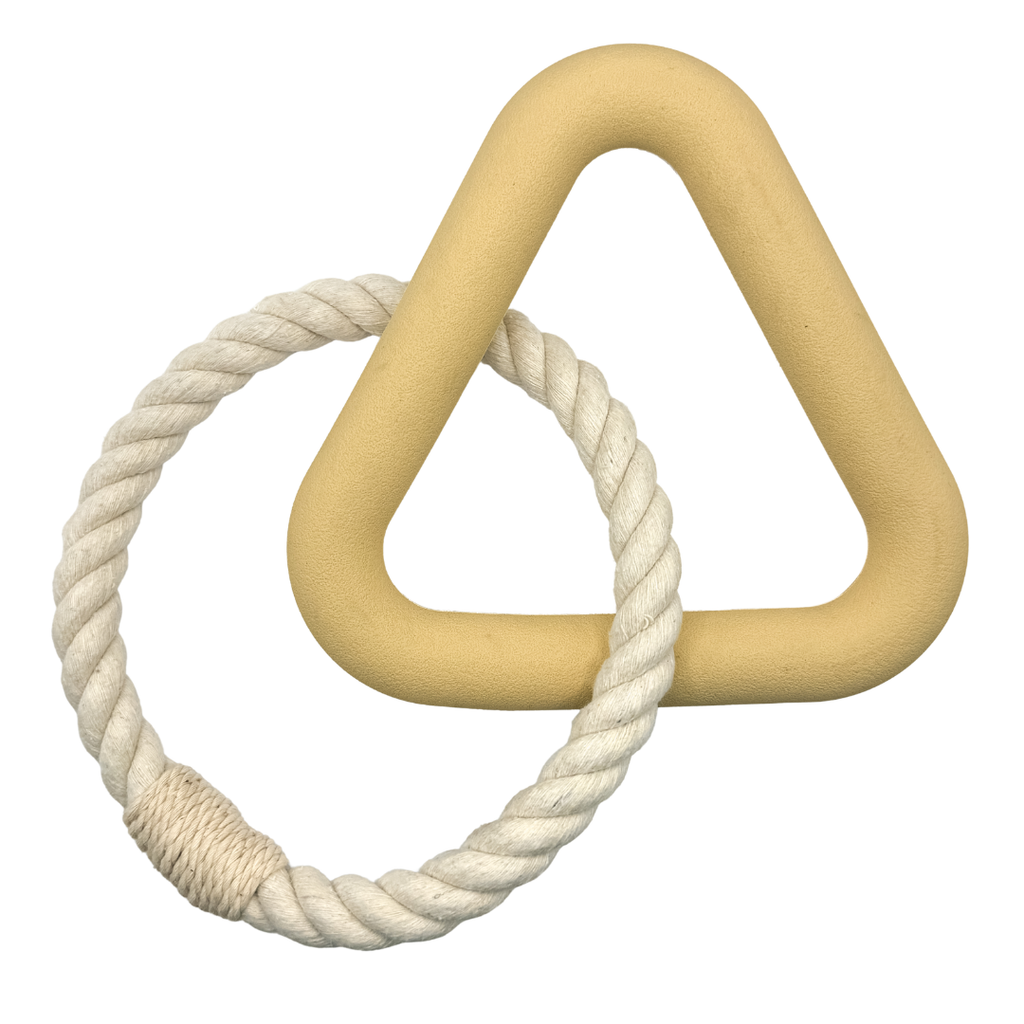 beige triangel van natuurlijk rubber met stevig katoenen touw voor honden